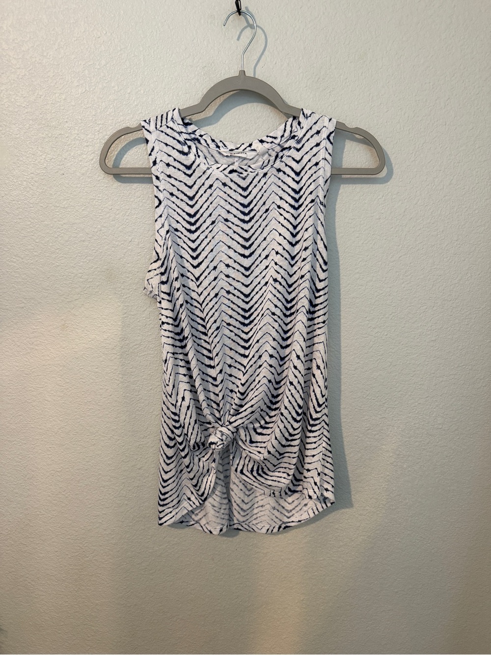 Athleta White & Navy Chevron Knot Front Tank